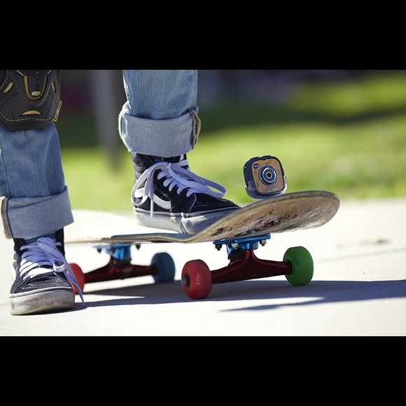 VTech Kidizoom Action Camera YELLOW - Picture 8 of 9